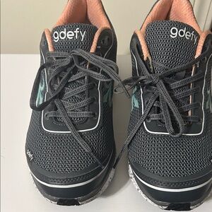 Gdefy Women's Gray Athletic Sneakers with Peach Accent